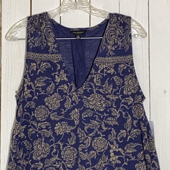 Lucky Brand Top - Picture 2 of 7